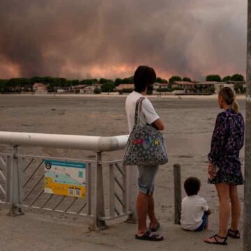 Wildfires force evacuation of Cap Ferret resort on Atlantic coast